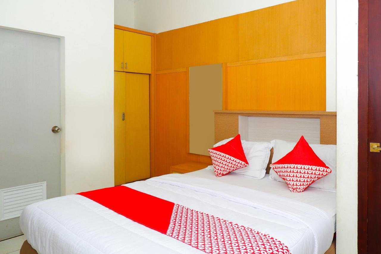 Oyo 381 House Of Blessing Hotel 2*