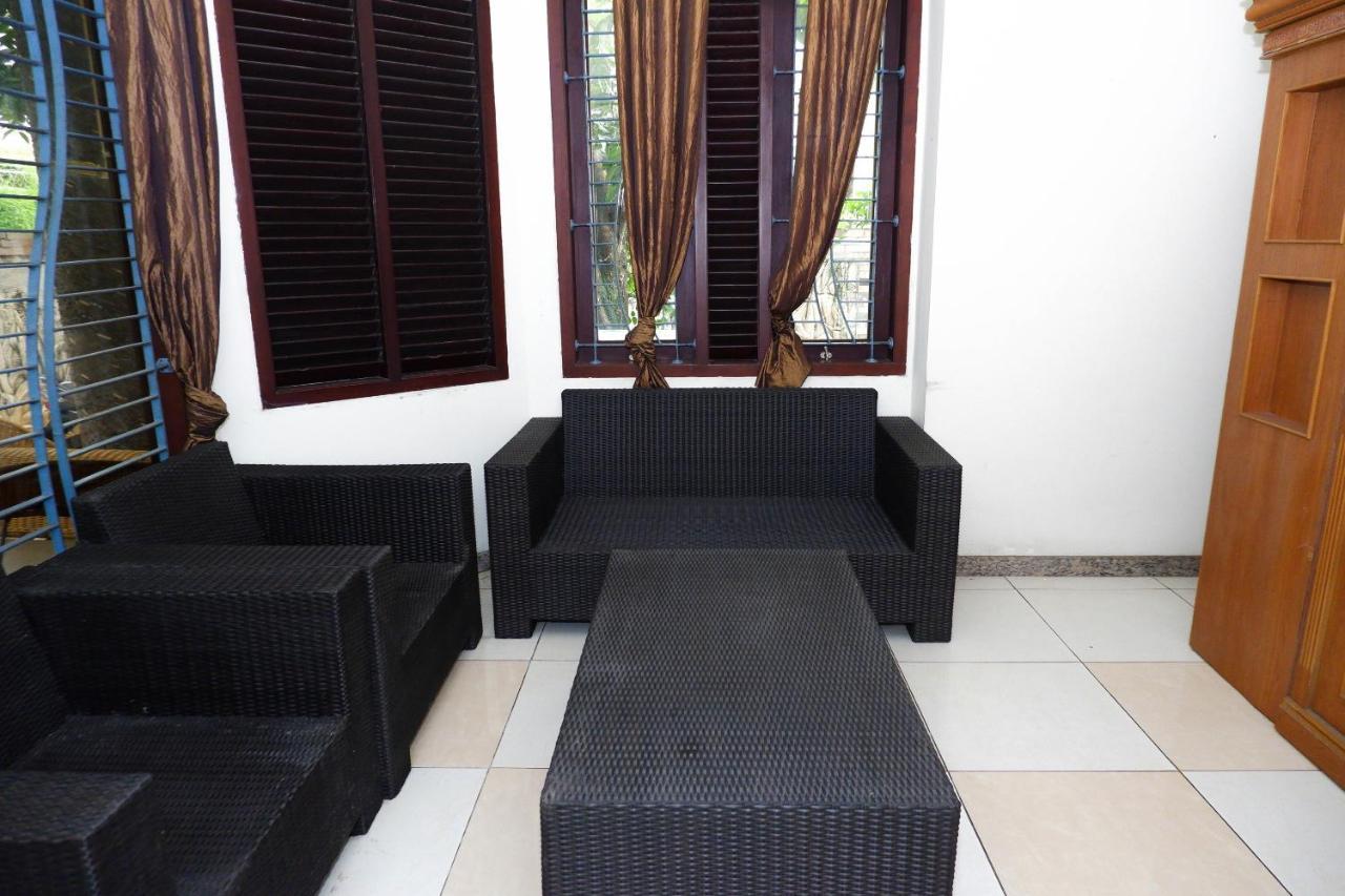Hotel Oyo 381 House Of Blessing 2*